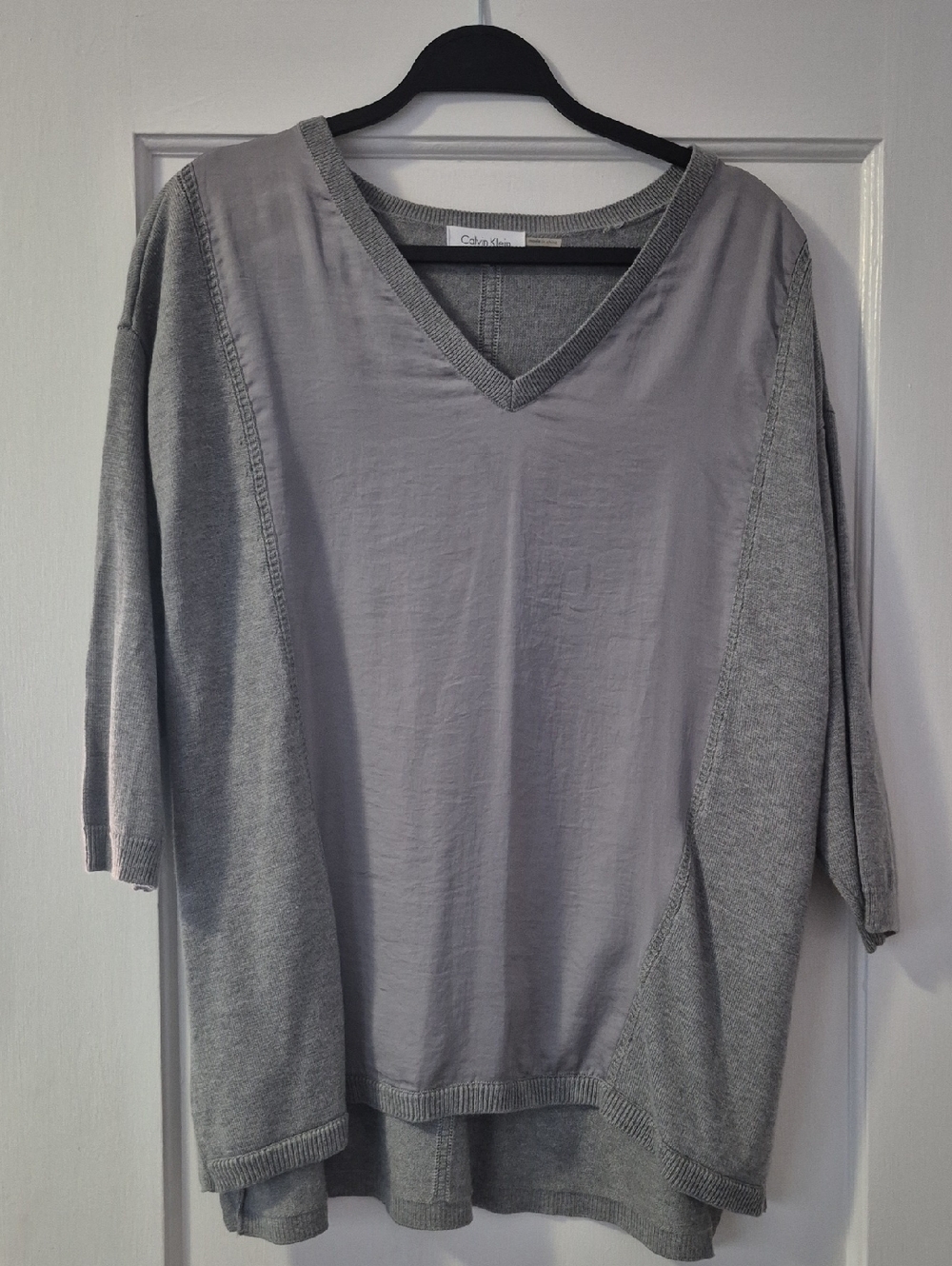 Calvin Klein Light Gray V-Neck Oversized Knit Pullover